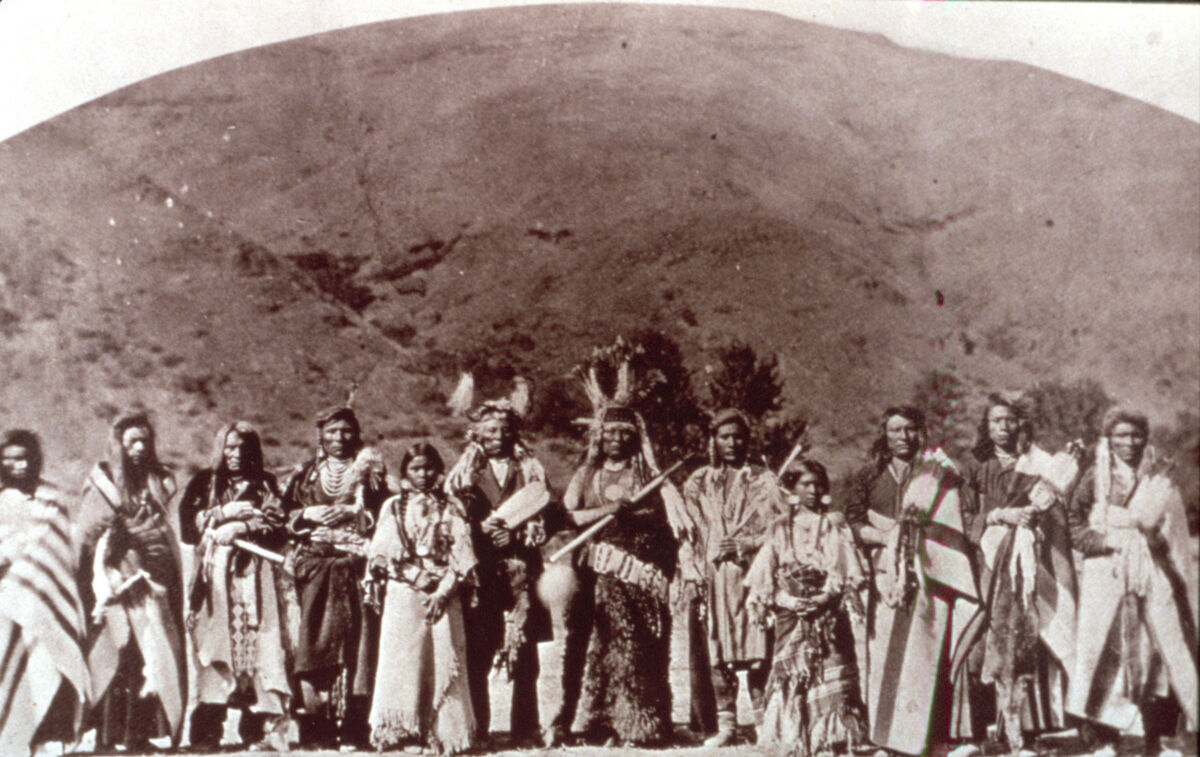 Nez Perce Dreamers in traditional dress before the Flight of 1877.