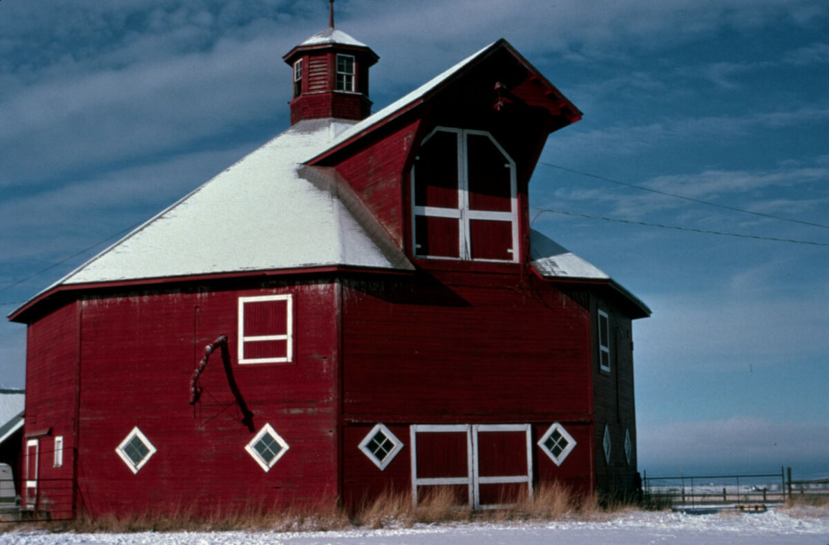 As of 2022, Triple Creek Ranch now owns this iconic octagonal barn on upper Prairie Creek. Taken by Janie Tippett.